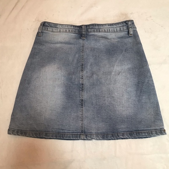 Button Down Denim Skirt - Picture 6 of 7